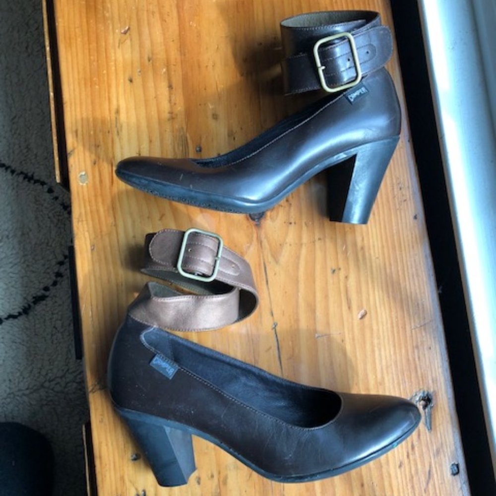 Camper Twins ankle strap dark brown/bronze heels